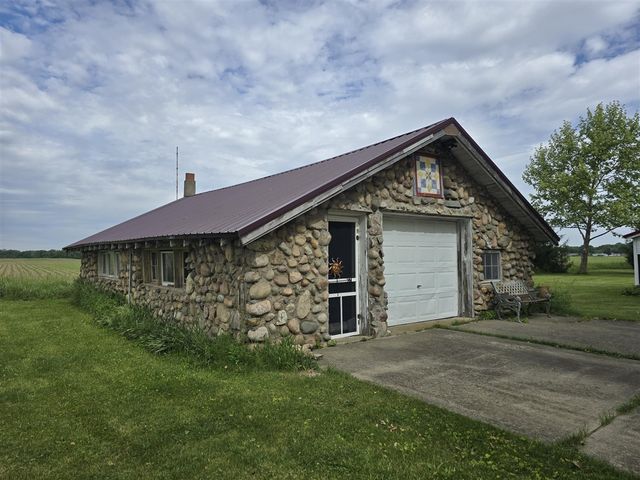 68482 White School Road, Sturgis, MI 49091