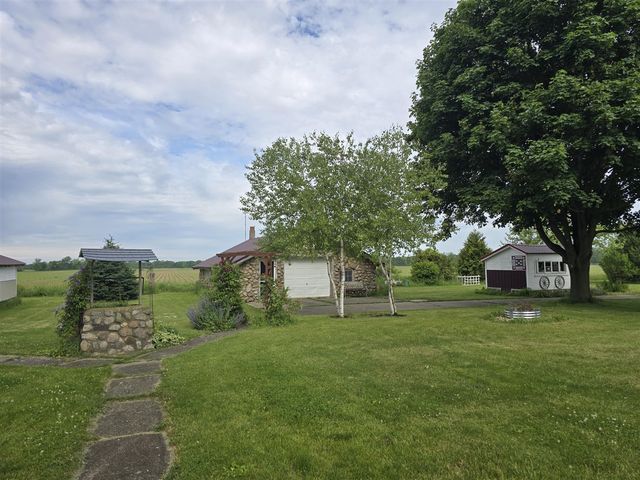 68482 White School Road, Sturgis, MI 49091