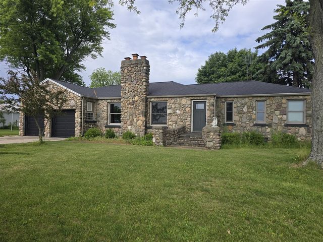 68482 White School Road, Sturgis, MI 49091