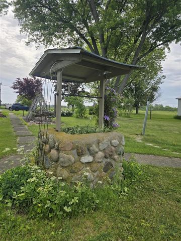 68482 White School Road, Sturgis, MI 49091