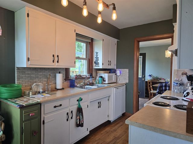 68482 White School Road, Sturgis, MI 49091
