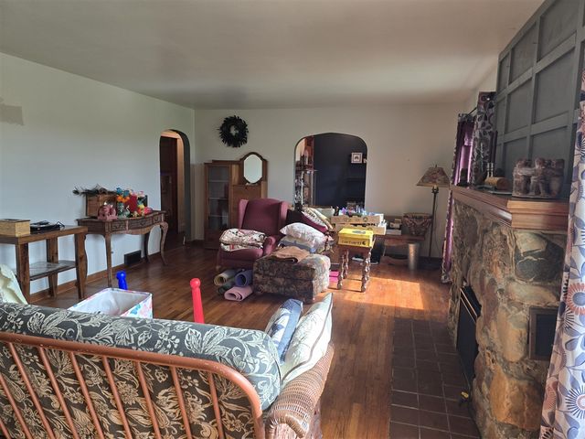 68482 White School Road, Sturgis, MI 49091