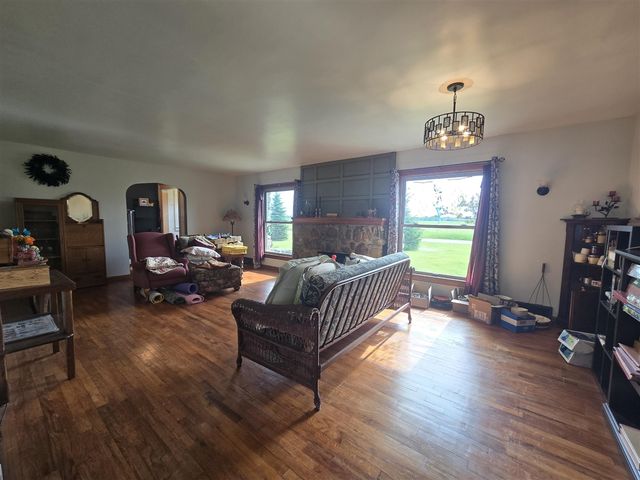 68482 White School Road, Sturgis, MI 49091