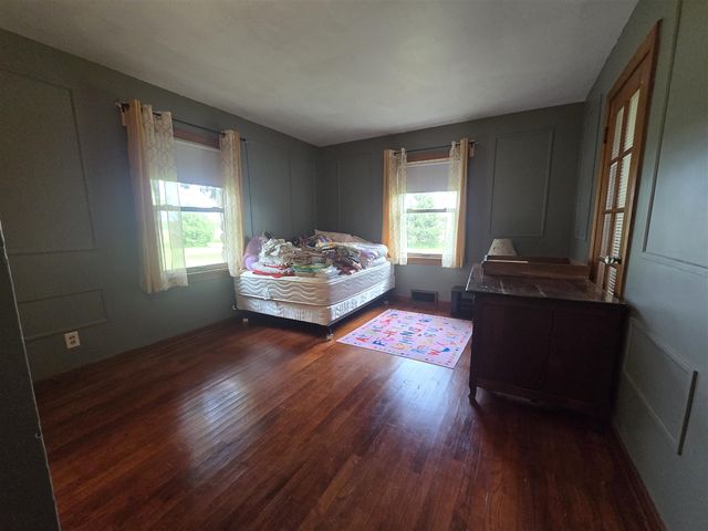 68482 White School Road, Sturgis, MI 49091