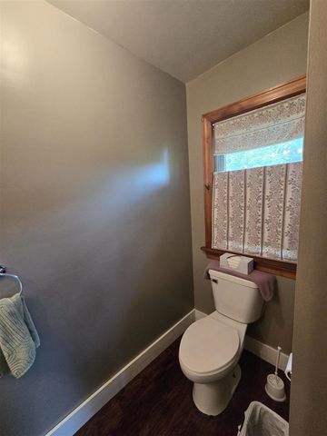 68482 White School Road, Sturgis, MI 49091
