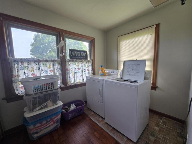 68482 White School Road, Sturgis, MI 49091