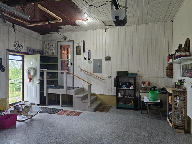 68482 White School Road, Sturgis, MI 49091