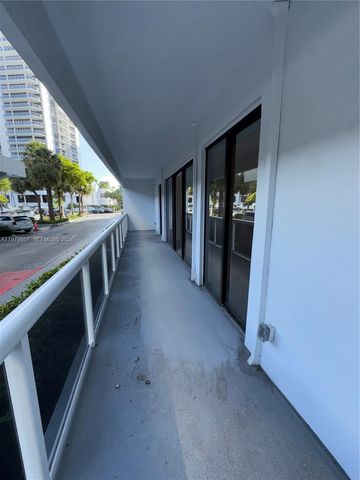 20505 E Country Club Dr 135, Aventura, FL 33180