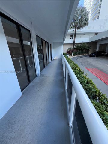 20505 E Country Club Dr 135, Aventura, FL 33180