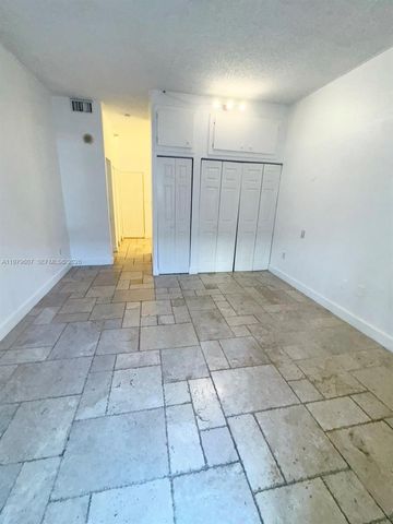 20505 E Country Club Dr 135, Aventura, FL 33180