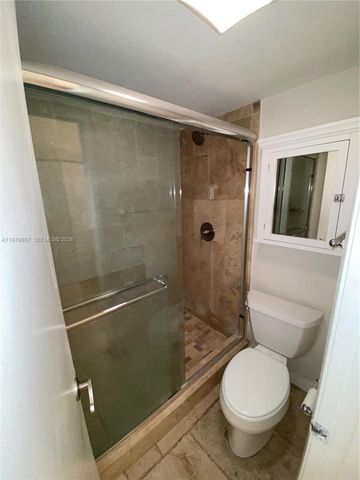 20505 E Country Club Dr 135, Aventura, FL 33180