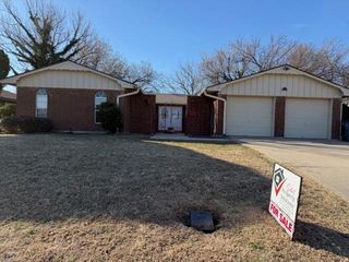 6936 NW Sprucewood Dr, Lawton, OK 73505