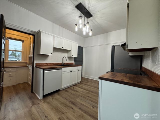 234 S Ferry Avenue, Monroe, WA 98272