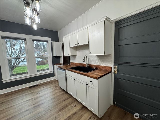 234 S Ferry Avenue, Monroe, WA 98272