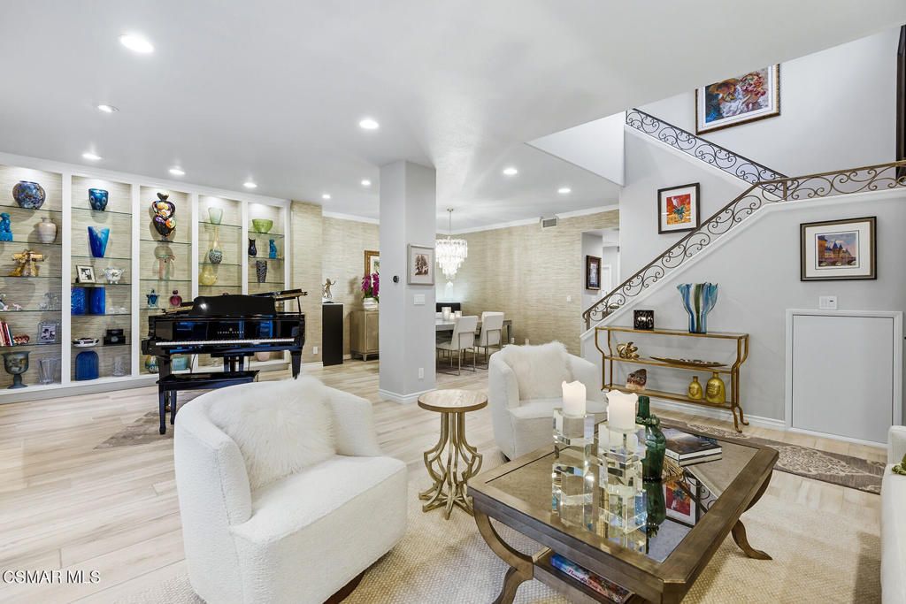 Image 10 of property listing at 5442 Westview Court, Westlake Village, CA 91362