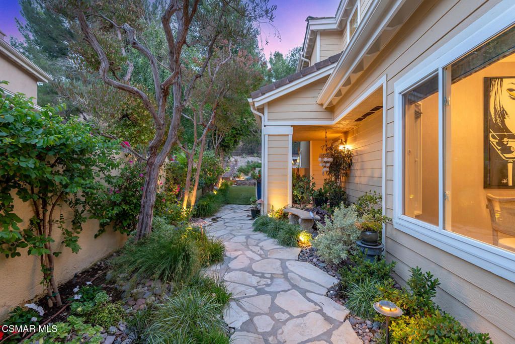 Image 3 of property listing at 5442 Westview Court, Westlake Village, CA 91362