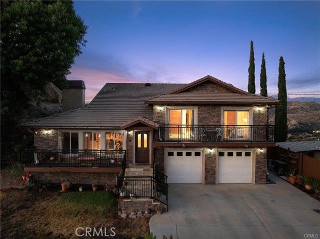 956 Crown Hill, Simi Valley, CA 93063