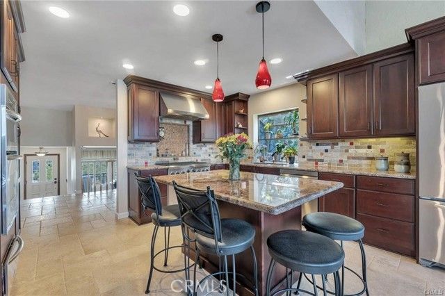 956 Crown Hill, Simi Valley, CA 93063