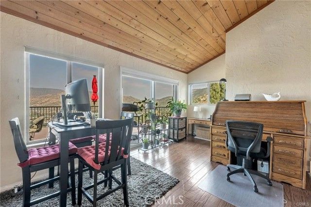 956 Crown Hill, Simi Valley, CA 93063