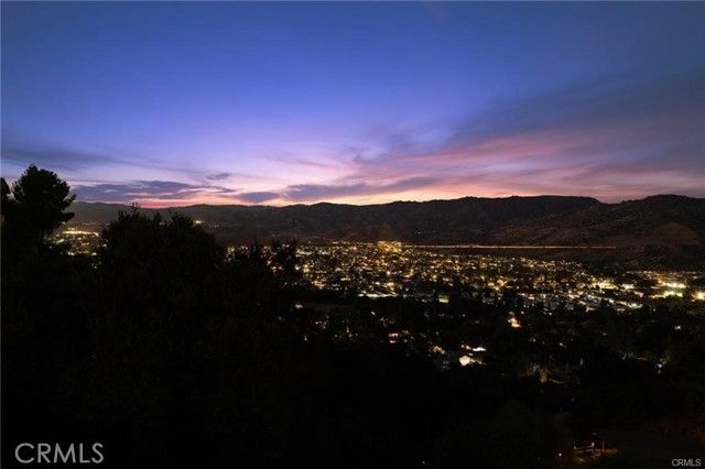 956 Crown Hill, Simi Valley, CA 93063