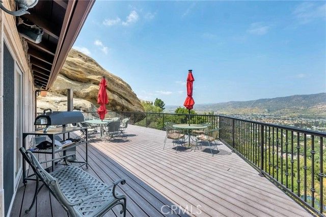 956 Crown Hill, Simi Valley, CA 93063