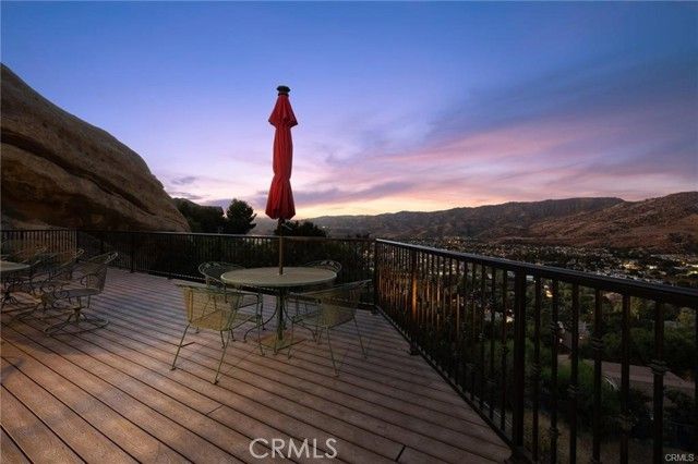 956 Crown Hill, Simi Valley, CA 93063