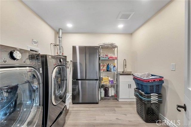 956 Crown Hill, Simi Valley, CA 93063