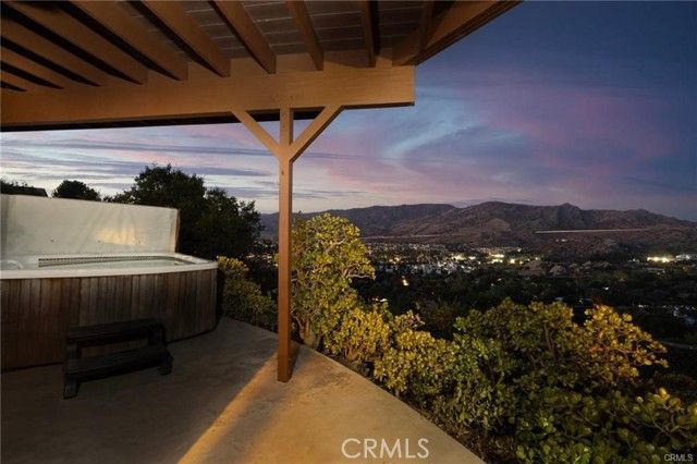 956 Crown Hill, Simi Valley, CA 93063