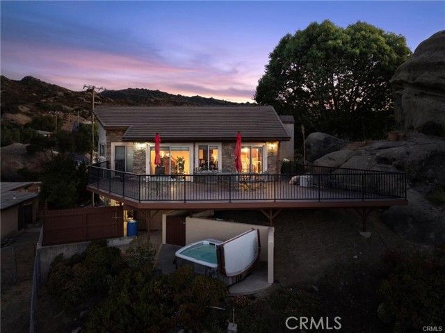 956 Crown Hill, Simi Valley, CA 93063