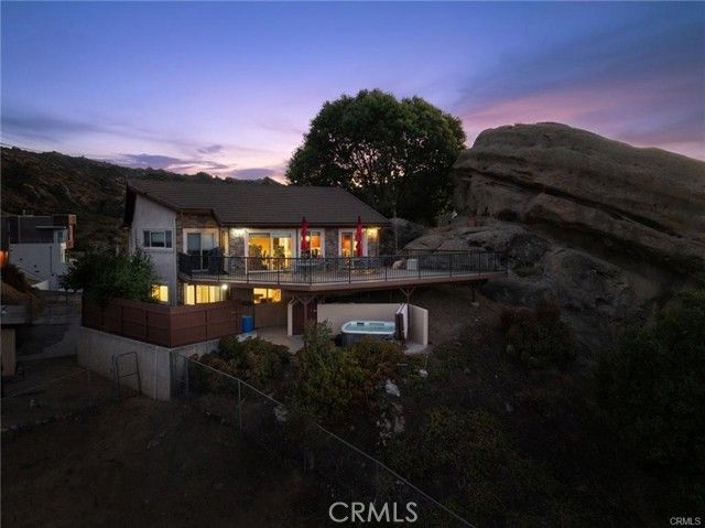 956 Crown Hill, Simi Valley, CA 93063