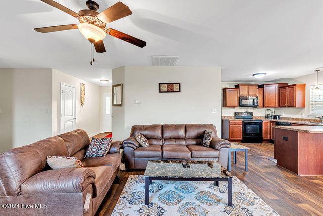 308 Channel Run Lane, Sneads Ferry, NC 28460