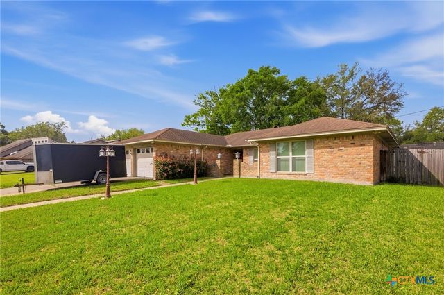 205 Westchester Drive, Victoria, TX 77904
