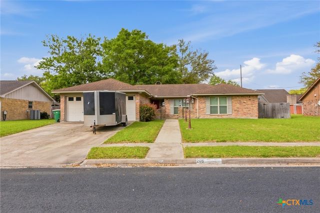 205 Westchester Drive, Victoria, TX 77904