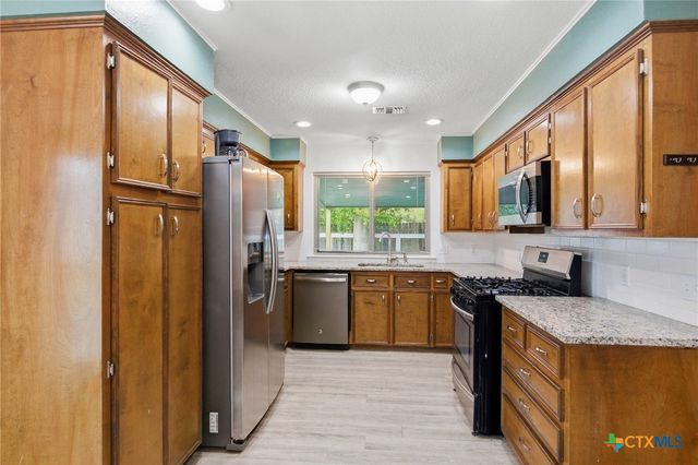 205 Westchester Drive, Victoria, TX 77904