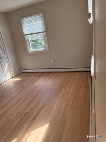 136 Oxford Road, Milford, CT 06460
