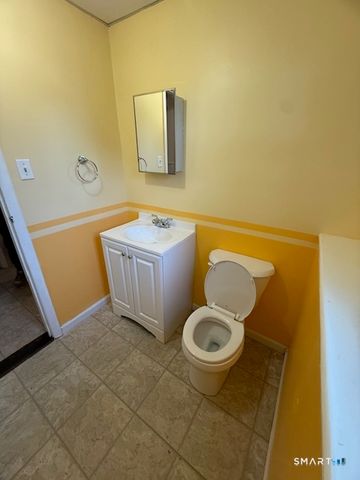 136 Oxford Road, Milford, CT 06460