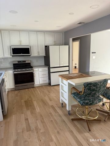 136 Oxford Road, Milford, CT 06460