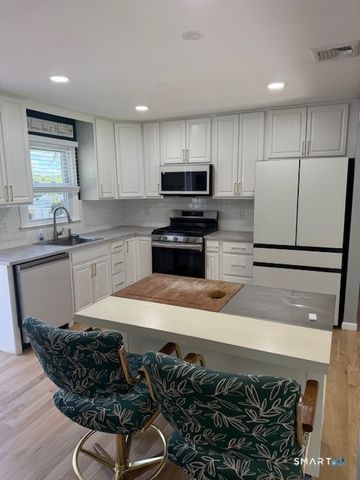 136 Oxford Road, Milford, CT 06460