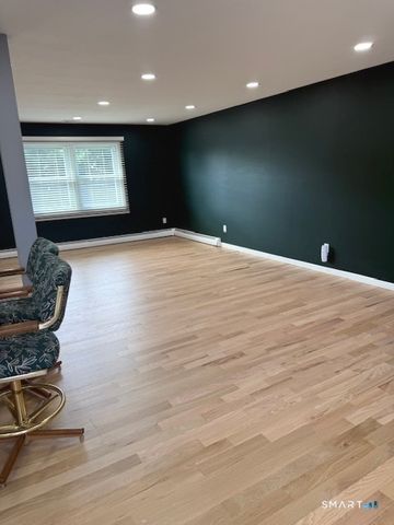 136 Oxford Road, Milford, CT 06460