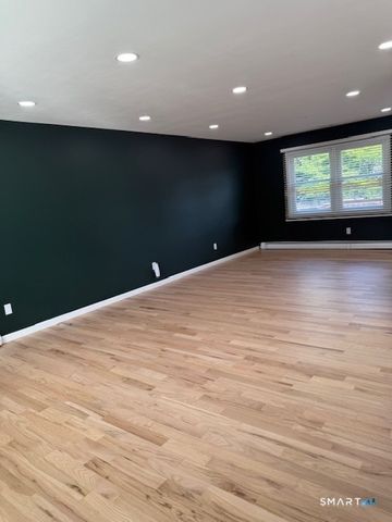 136 Oxford Road, Milford, CT 06460