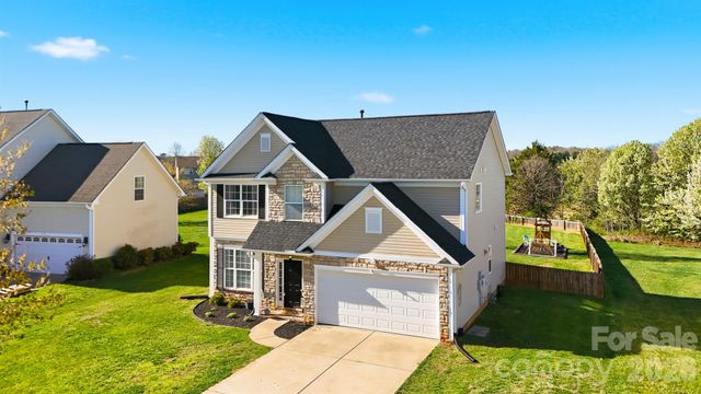 5050 Orchard Park Drive, Hickory, NC 28602