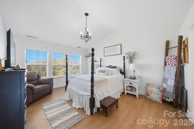 5050 Orchard Park Drive, Hickory, NC 28602