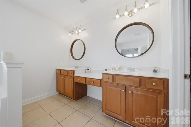 5050 Orchard Park Drive, Hickory, NC 28602