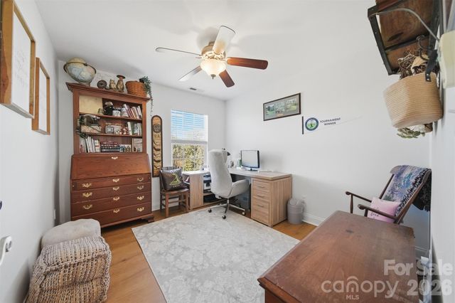 5050 Orchard Park Drive, Hickory, NC 28602