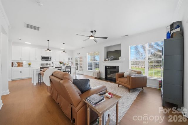 5050 Orchard Park Drive, Hickory, NC 28602