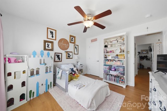 5050 Orchard Park Drive, Hickory, NC 28602