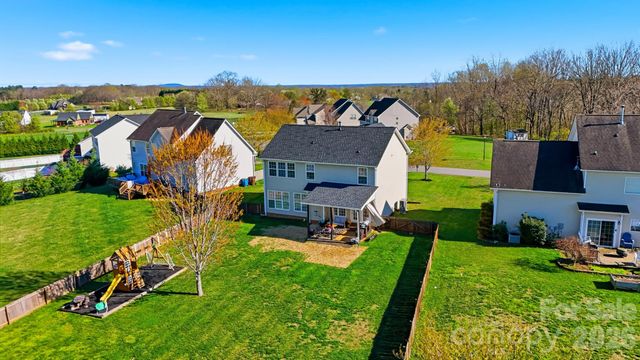 5050 Orchard Park Drive, Hickory, NC 28602