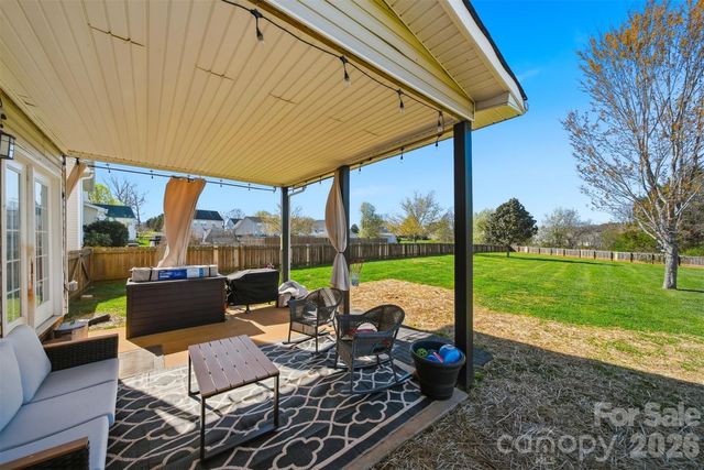 5050 Orchard Park Drive, Hickory, NC 28602