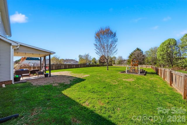 5050 Orchard Park Drive, Hickory, NC 28602