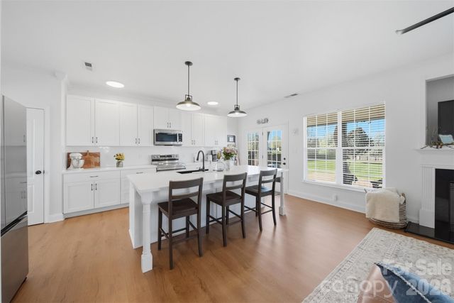 5050 Orchard Park Drive, Hickory, NC 28602